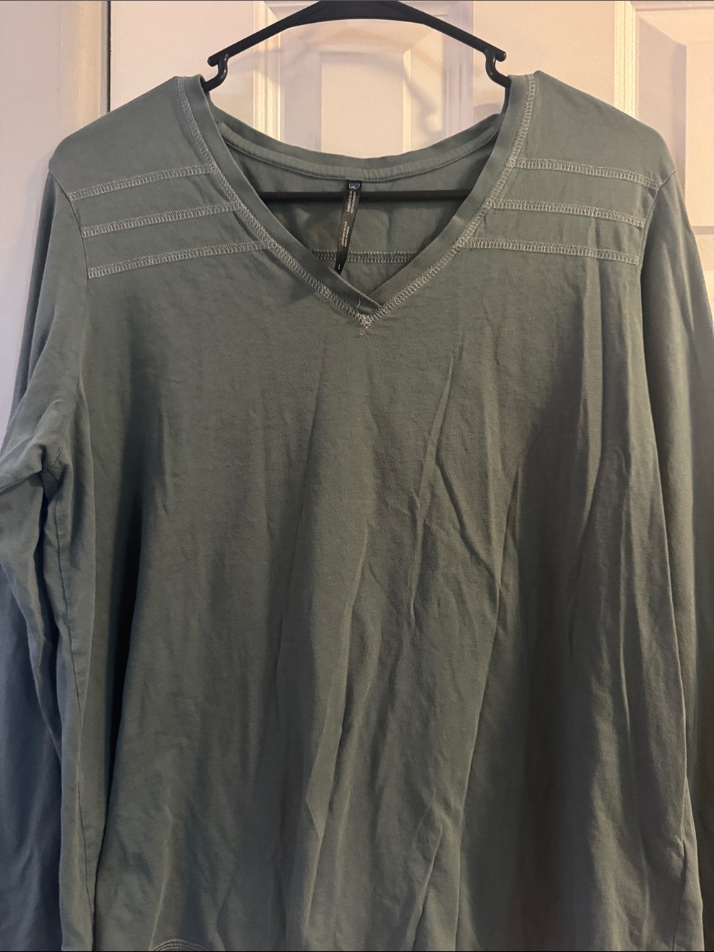 Kuhl Women's Long Sleeve V-Neck Top in Sage Green - Picture 4 of 5